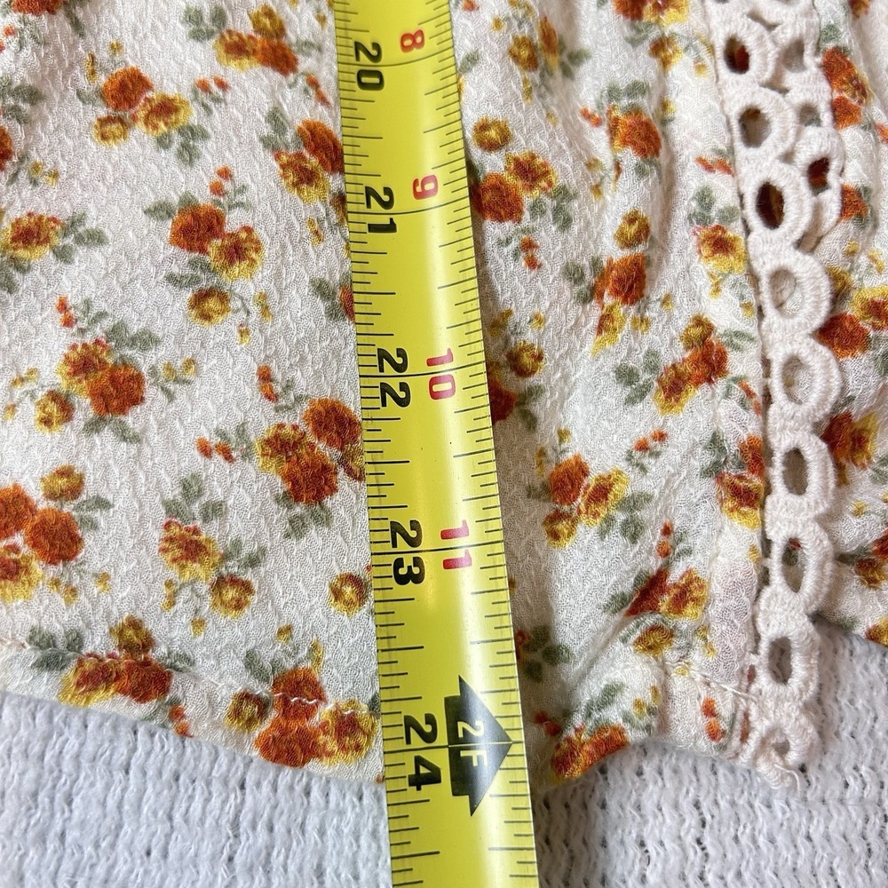 Coco Jaimeson Top Sz L Floral Cottage Open Front Crochet Trim Flare Sleeve - Picture 10 of 12